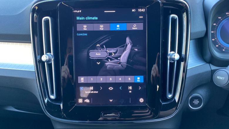 Volvo XC40 2.0 B3P Core 5dr Auto Petrol Estate